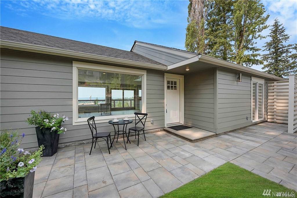 1608 Samish Wy - Photo 1