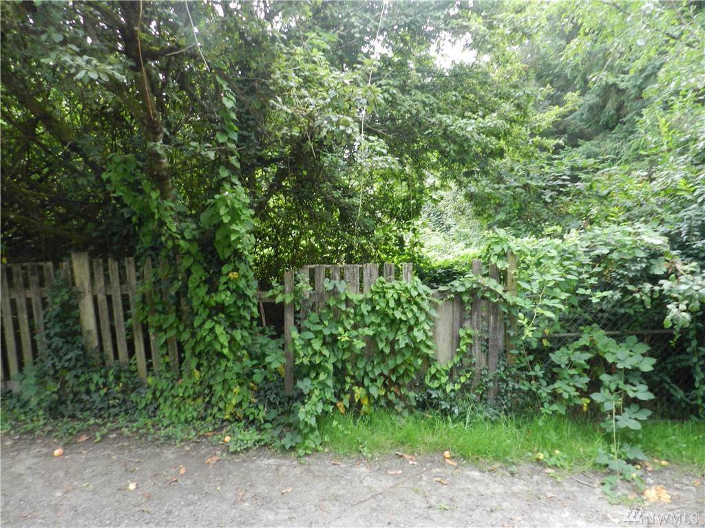 6705 Prospect St - Photo 1