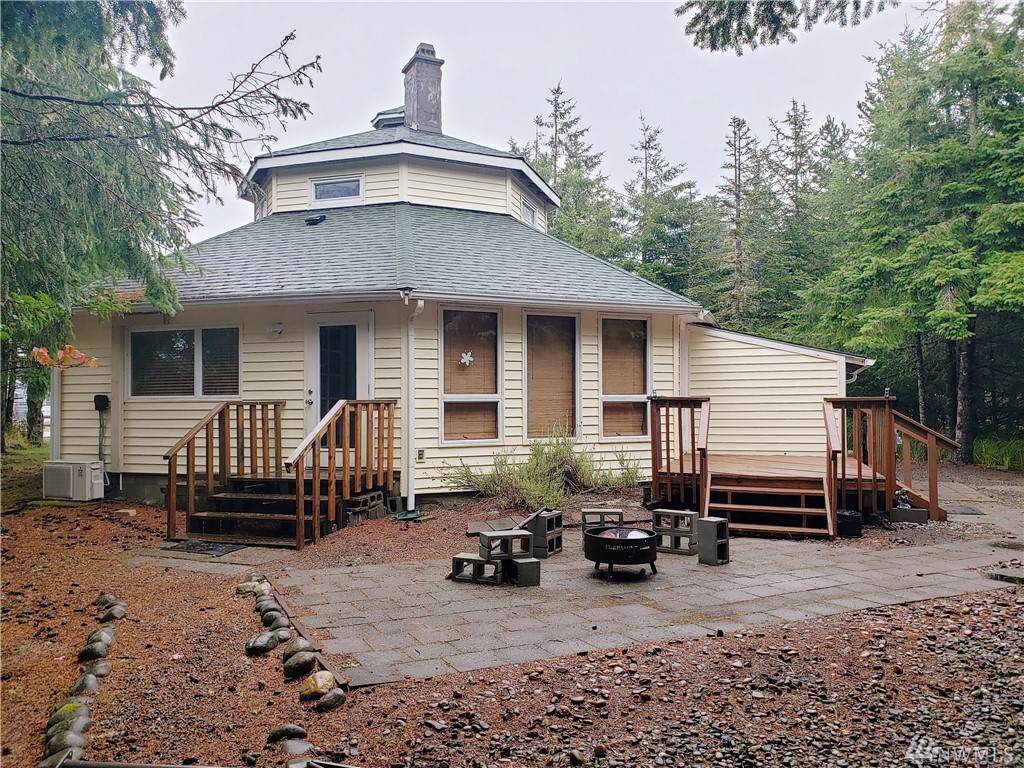 438 Court Lp - Photo 1