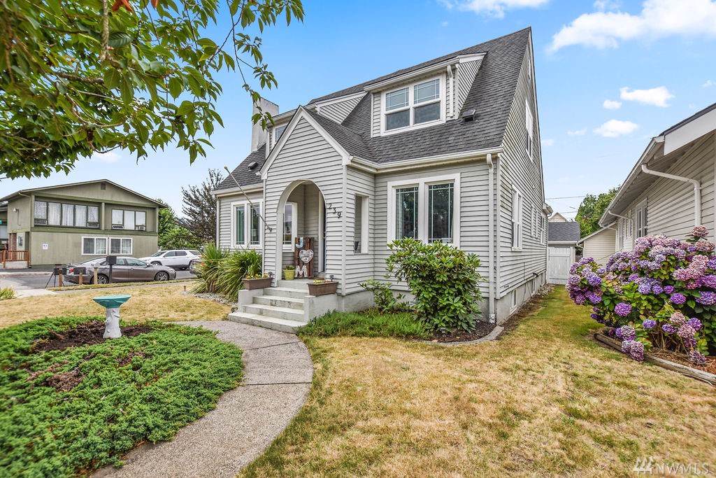 239 Front St - Photo 1