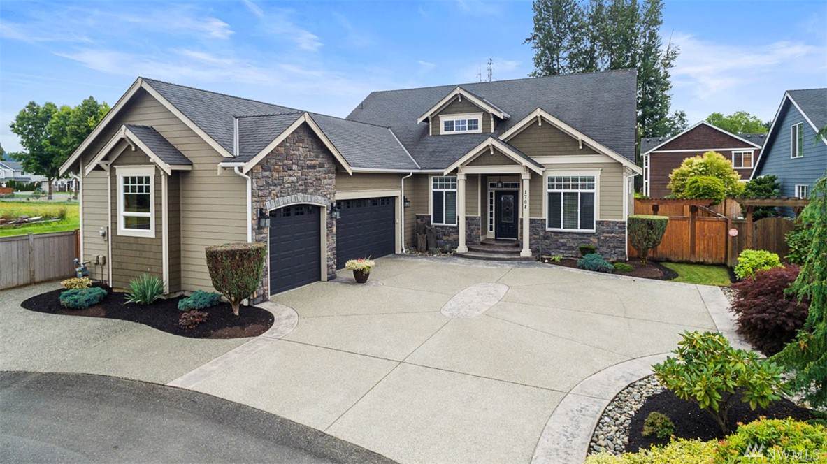 1704 8th Ave - Photo 1