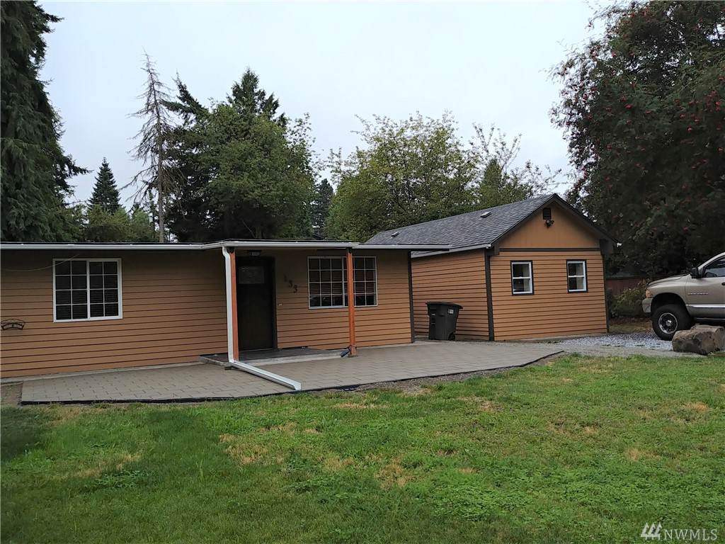 433 142nd St - Photo 1