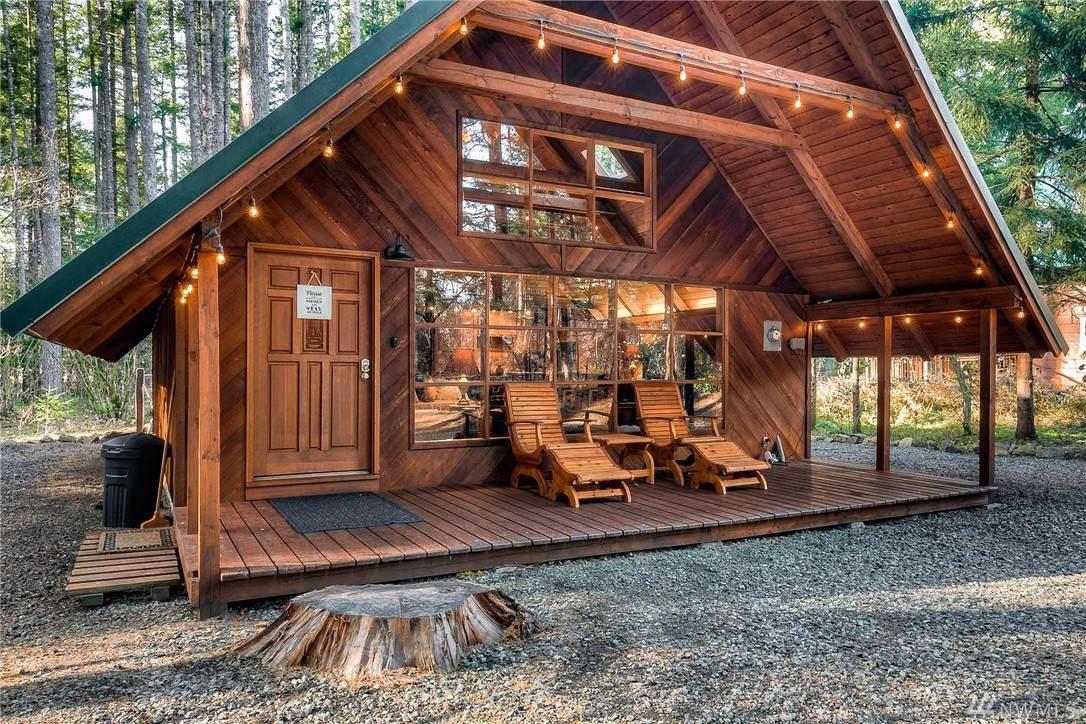 145 Mount Rainier Dr - Photo 1