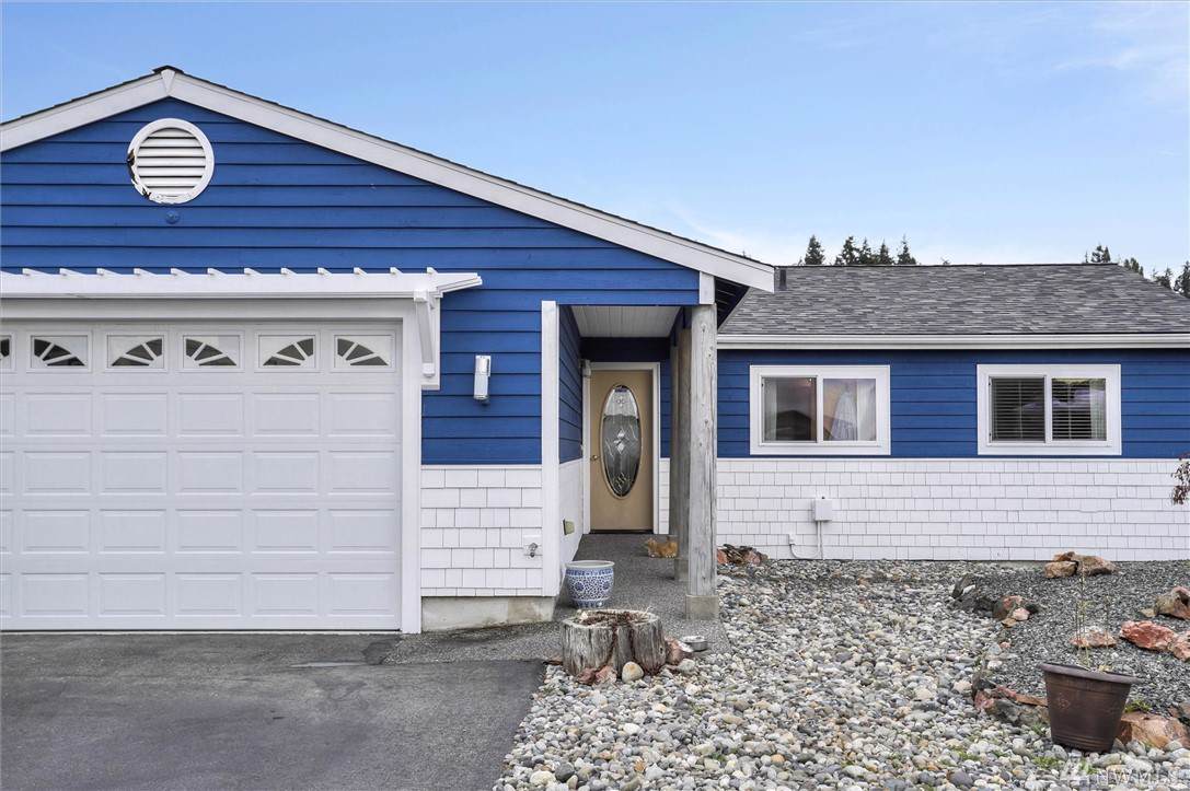 3711 Oceanside Dr - Photo 1