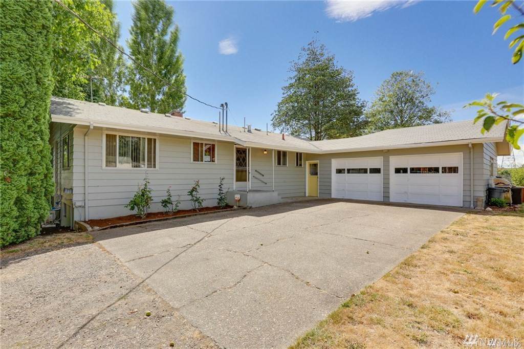 7902 66th St - Photo 1