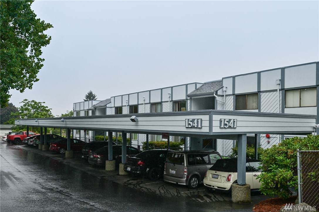 1541 Sheridan Rd - Photo 1