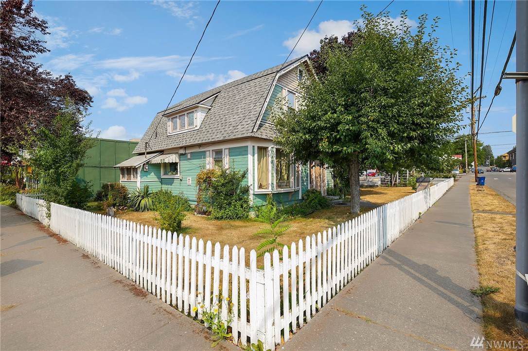 107 5th St - Photo 1
