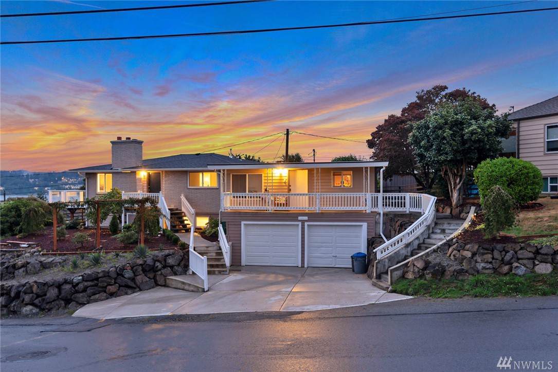 10810 Oakwood Ave - Photo 1