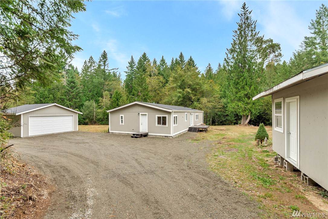 5017 176th Ave - Photo 1