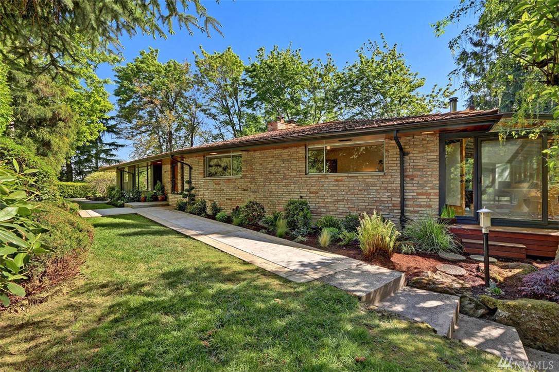 2909 Bellevue Wy - Photo 1