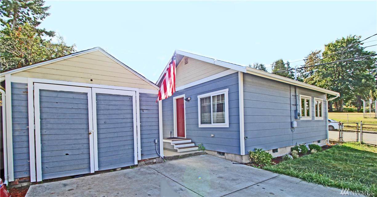 2218 15th St - Photo 1