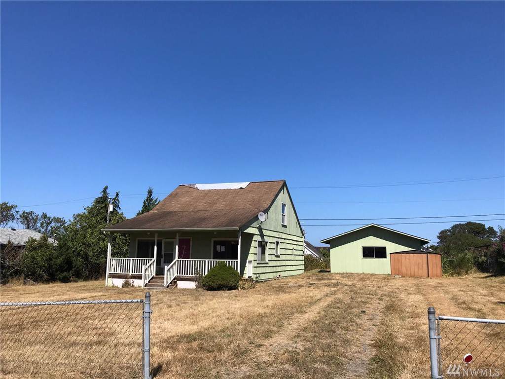 1919 6th St - Photo 1