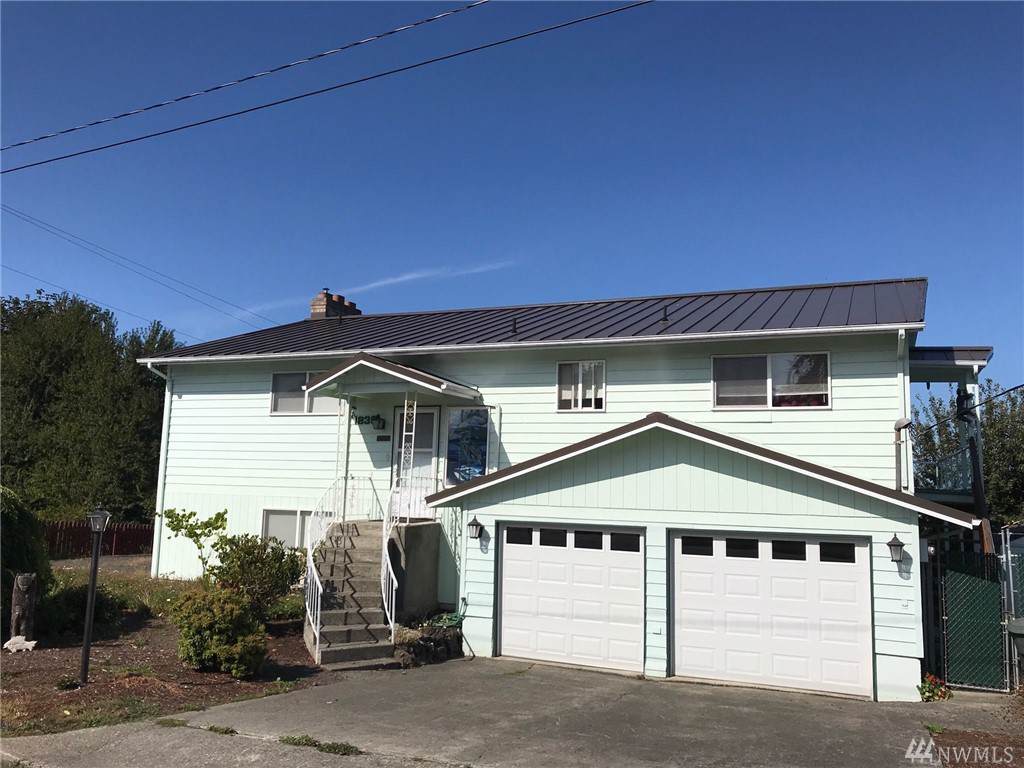 1835 4th St - Photo 1