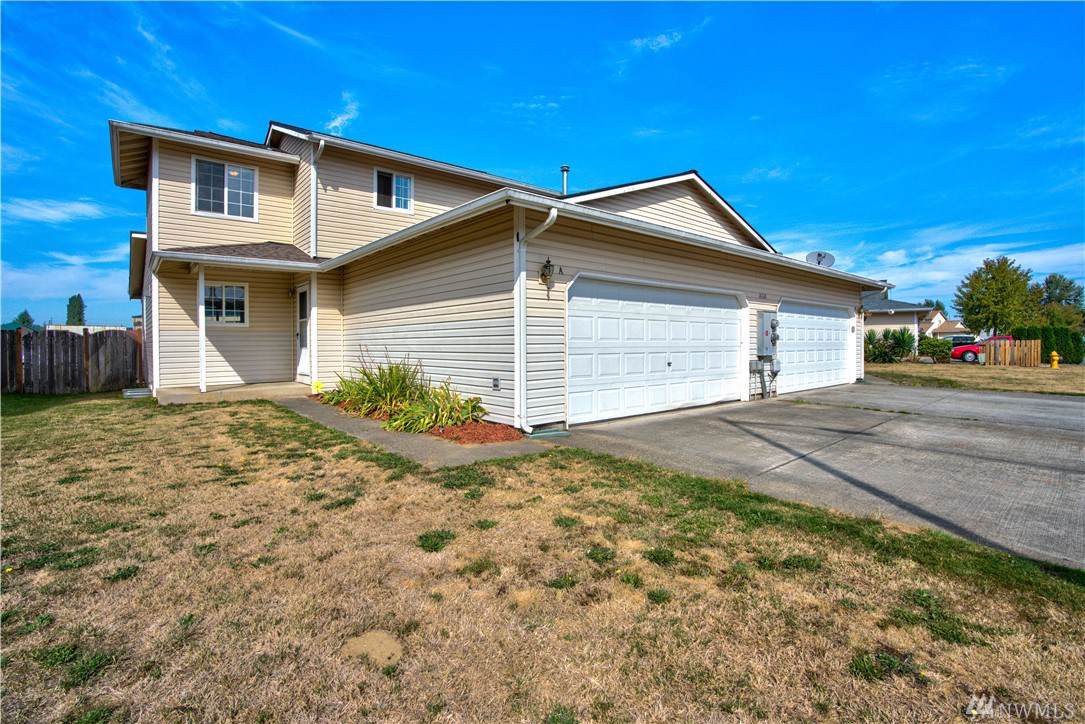 16518 40th Ave - Photo 1