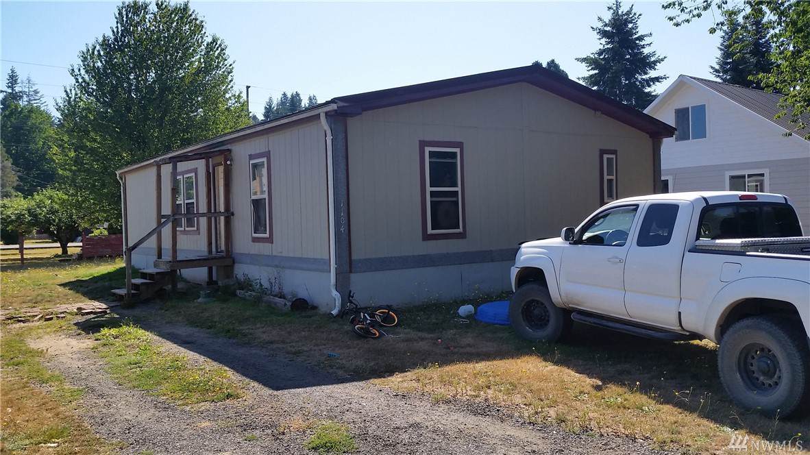 1104 Mill Ave - Photo 1