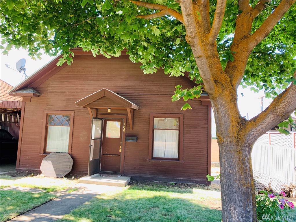 709 Water St - Photo 1
