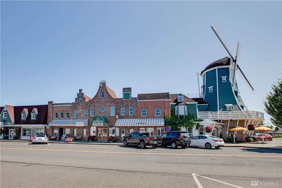 655 Front St - Photo 1