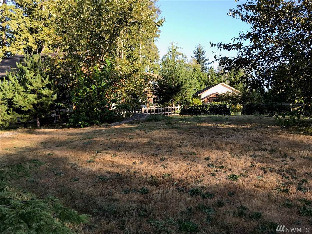 1164 Hughes Ave - Photo 1