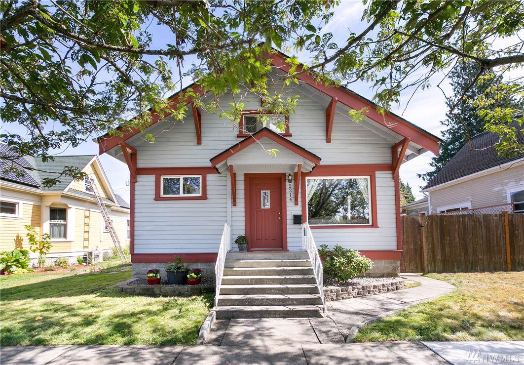 2214 Lynn St - Photo 1