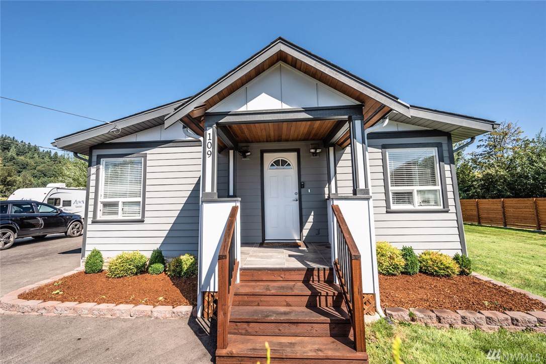 109 2nd Ave - Photo 1