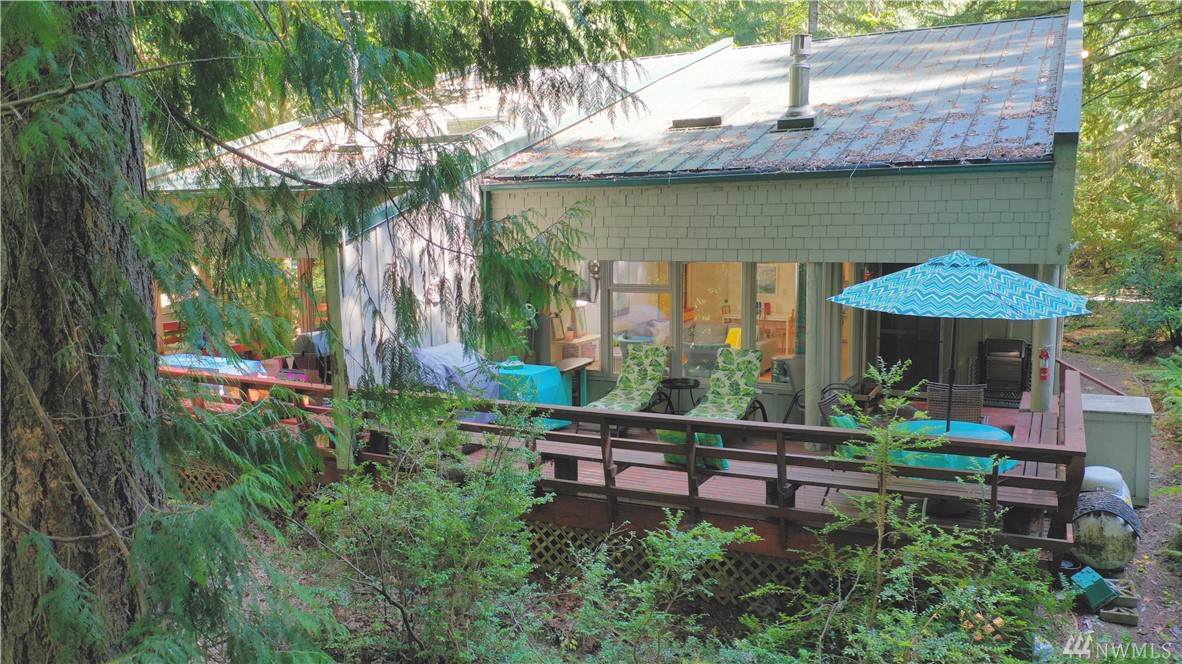 687 Pointes Dr - Photo 1
