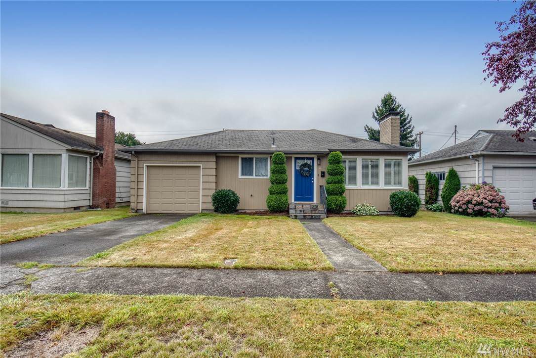2933 Lilac St - Photo 1