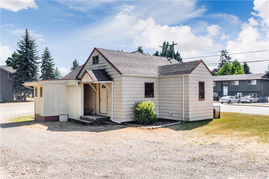 1517 112th St - Photo 1
