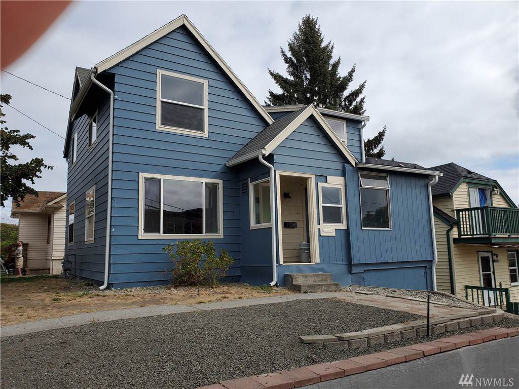 1120 8th St - Photo 1