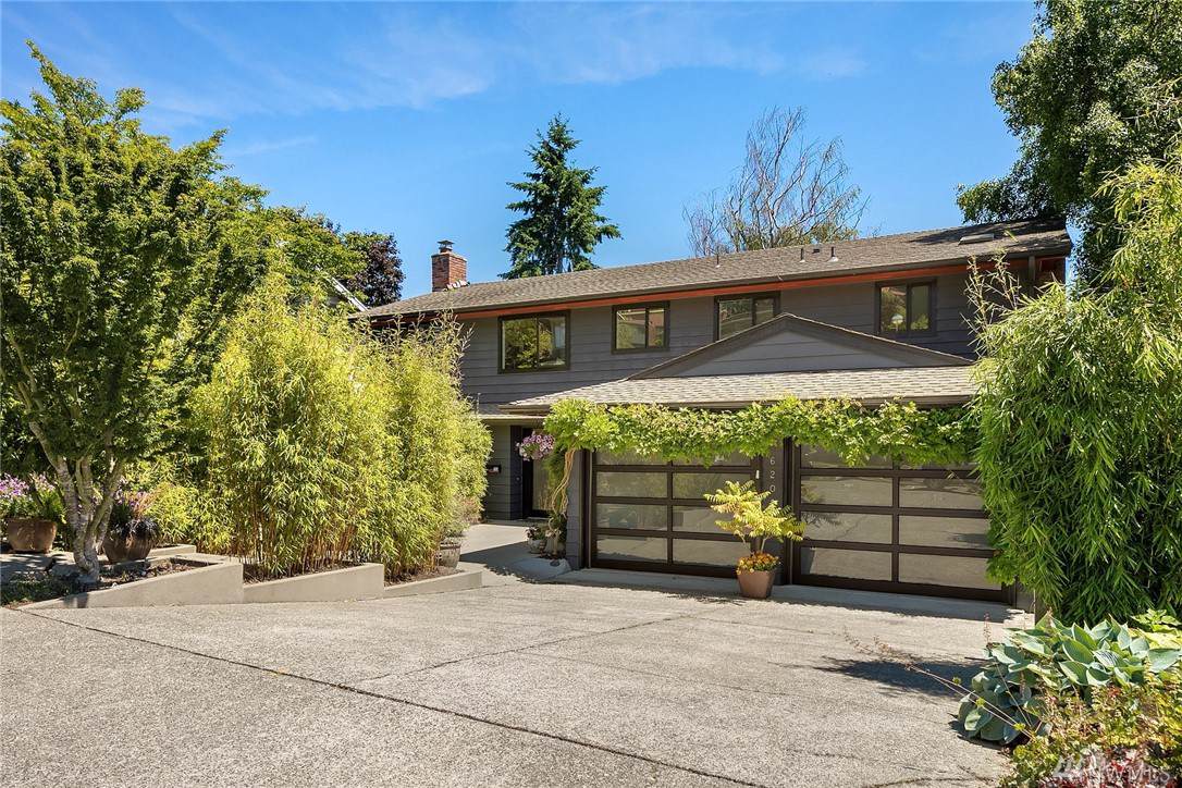6208 51st Ave - Photo 1
