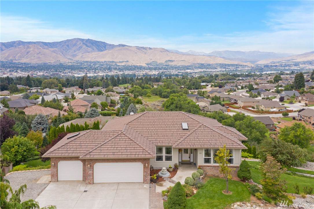 805 Briarwood Dr - Photo 1