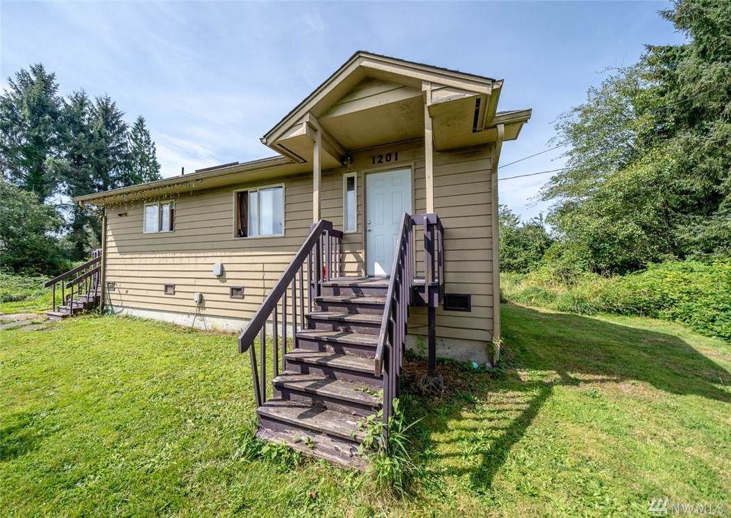 1201 Stockwell St - Photo 1