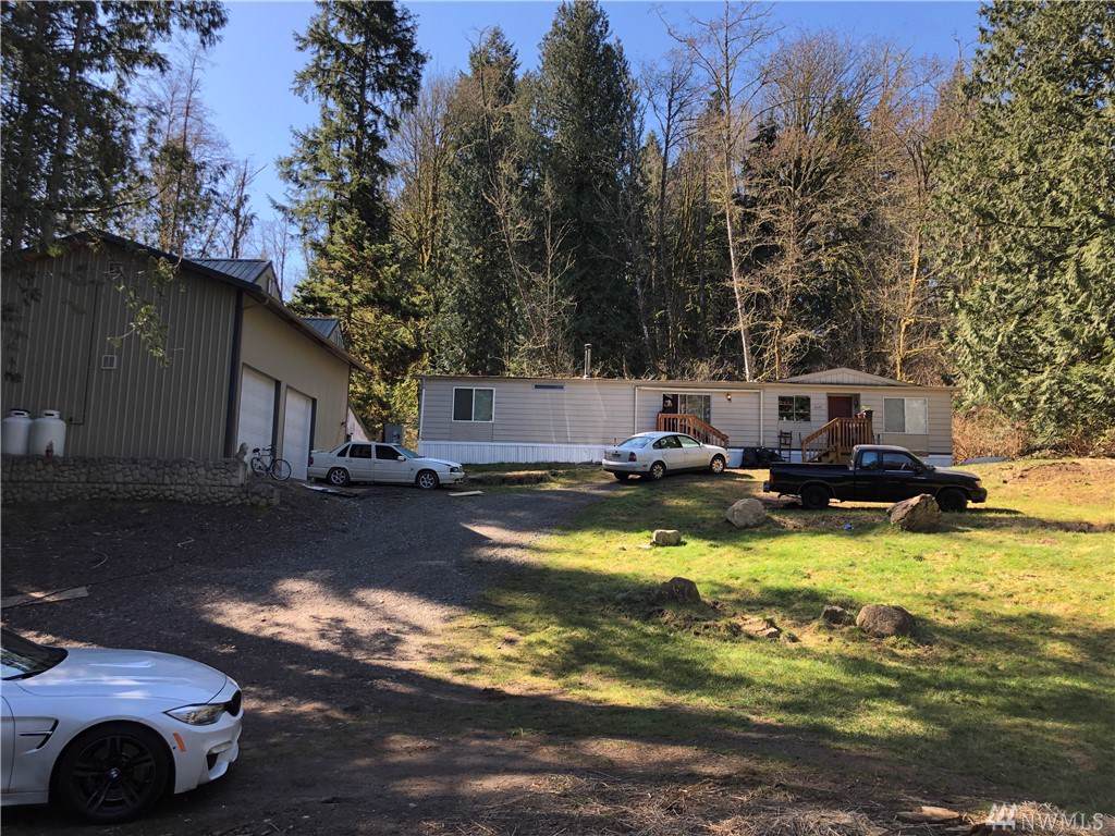 3227 Bay Dr - Photo 1