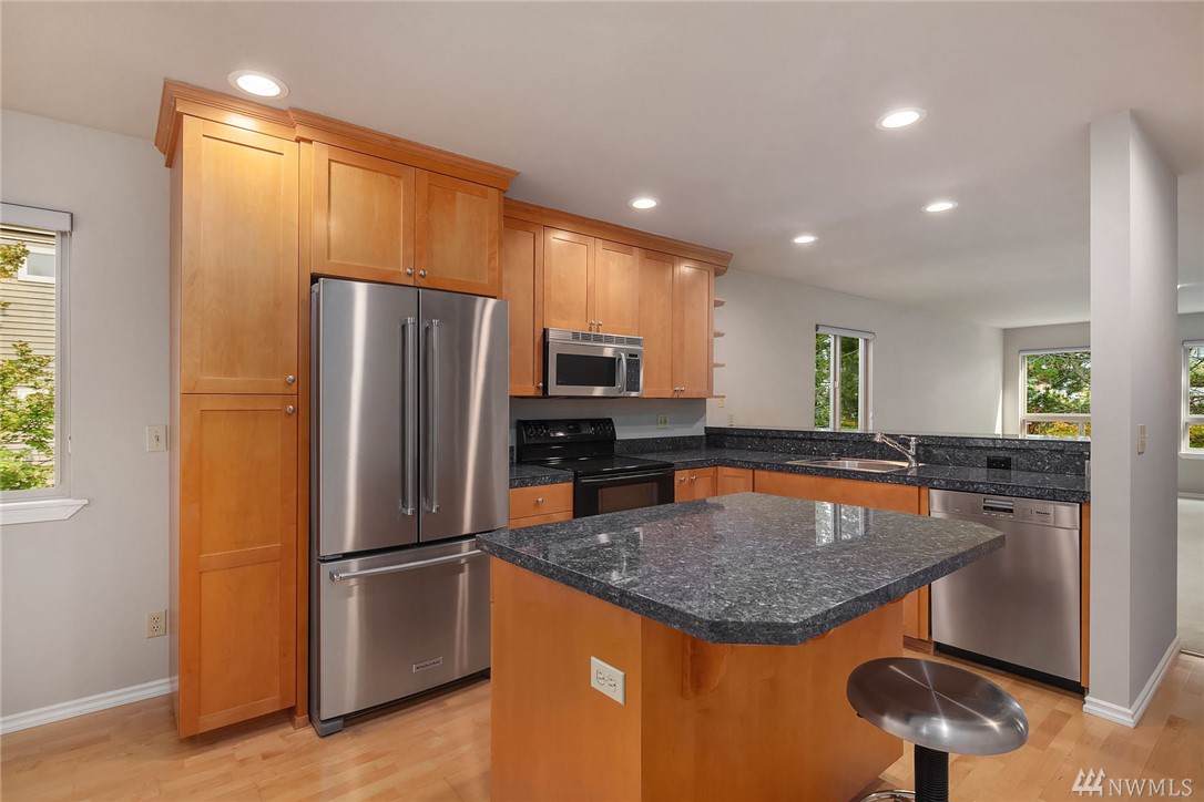 613 5th St - Photo 1