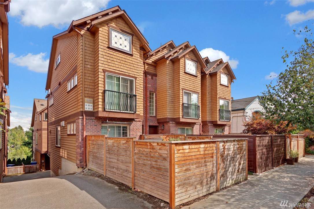 118 25th Ave - Photo 1