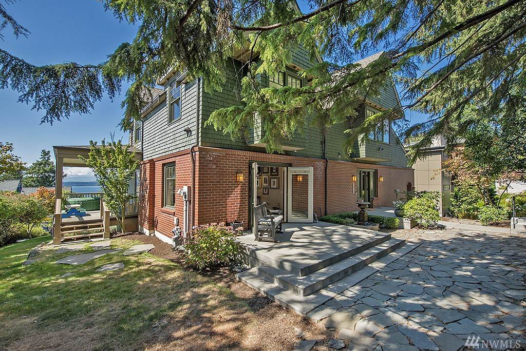 2817 Magnolia Blvd - Photo 1