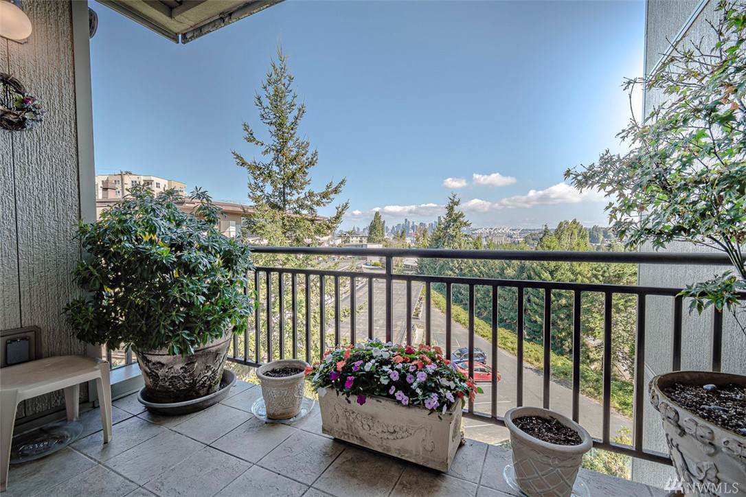 3221 Avalon Wy - Photo 1