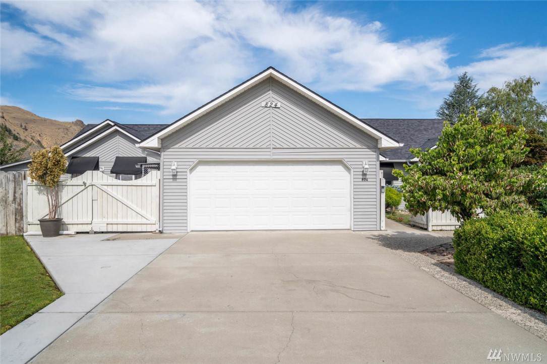 824 Willowbrook Dr - Photo 1