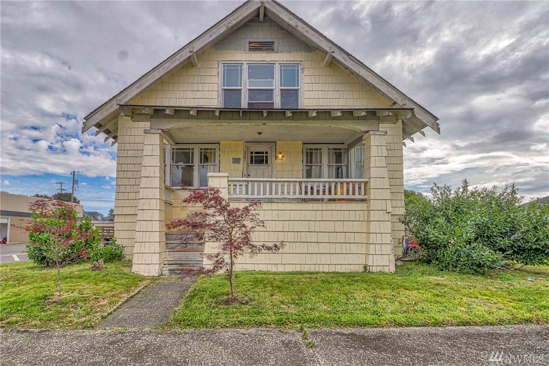 803 3rd St - Photo 1