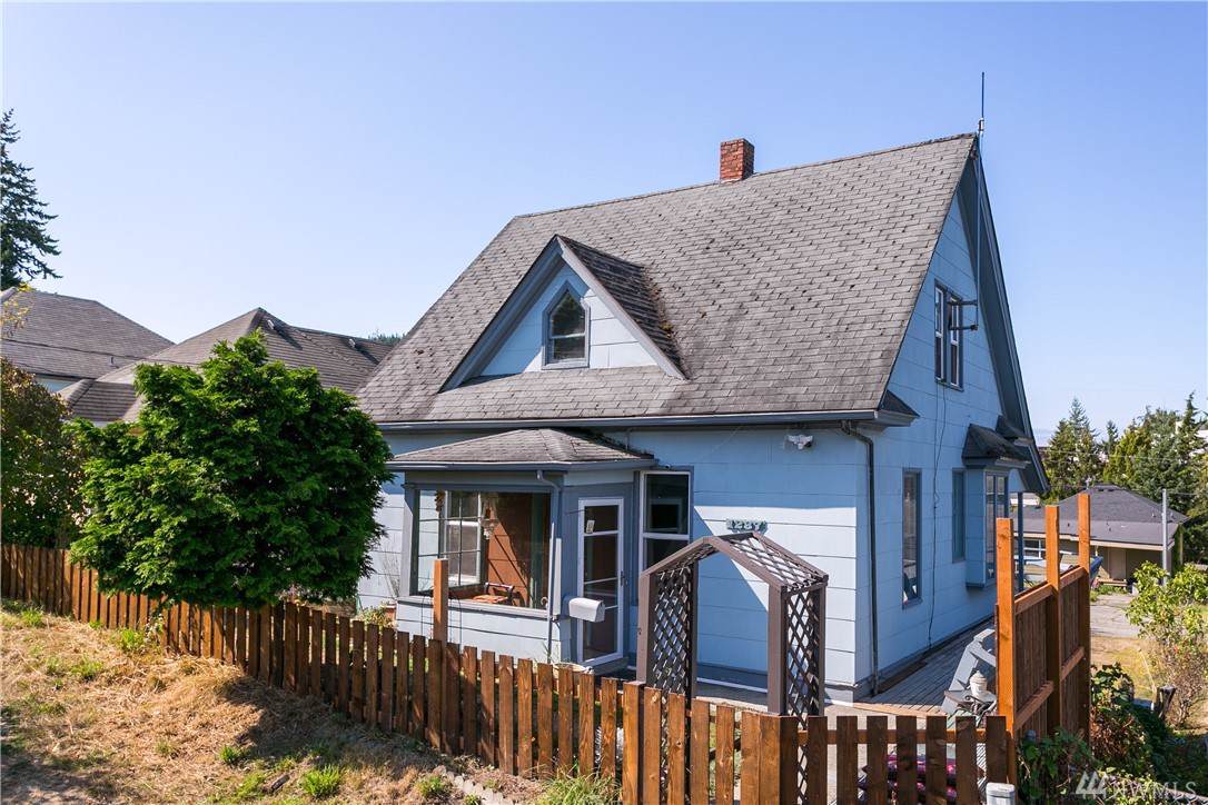 1237 Franklin St - Photo 1