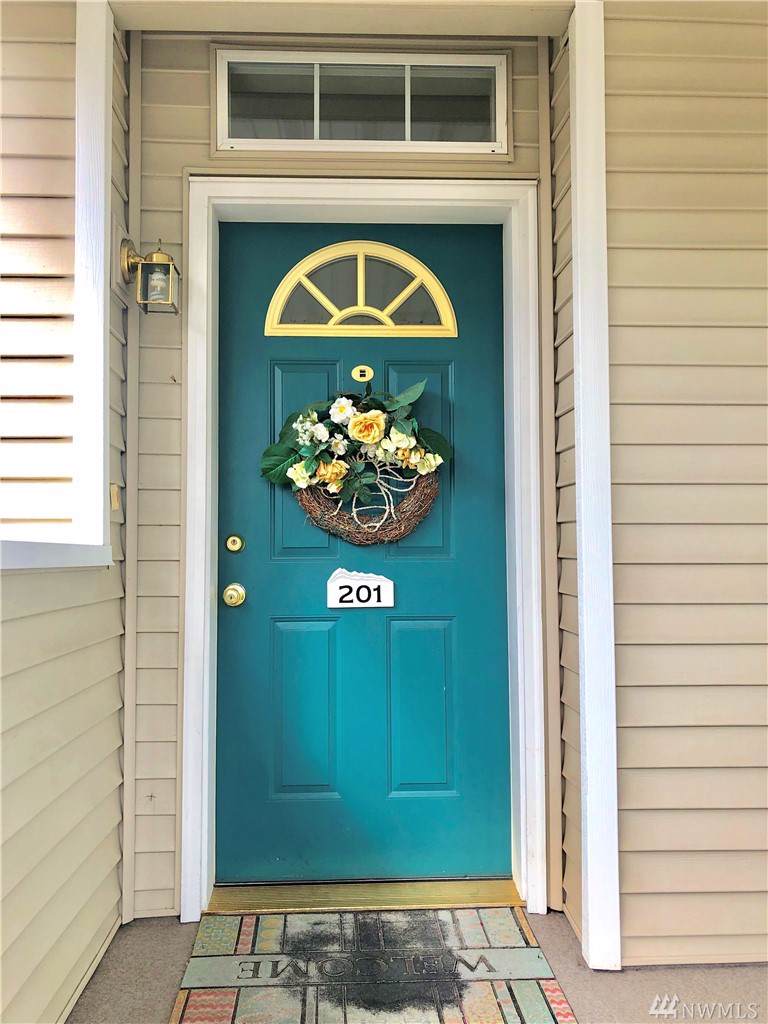 7031 196 St - Photo 1