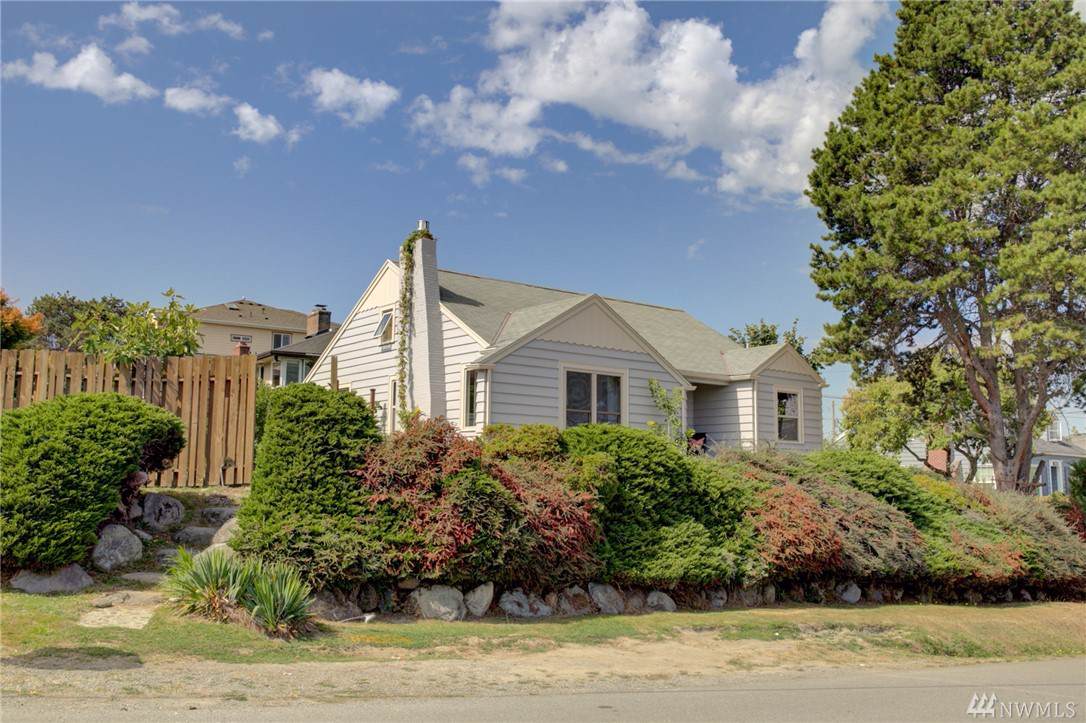 10941 Oakwood Ave - Photo 1