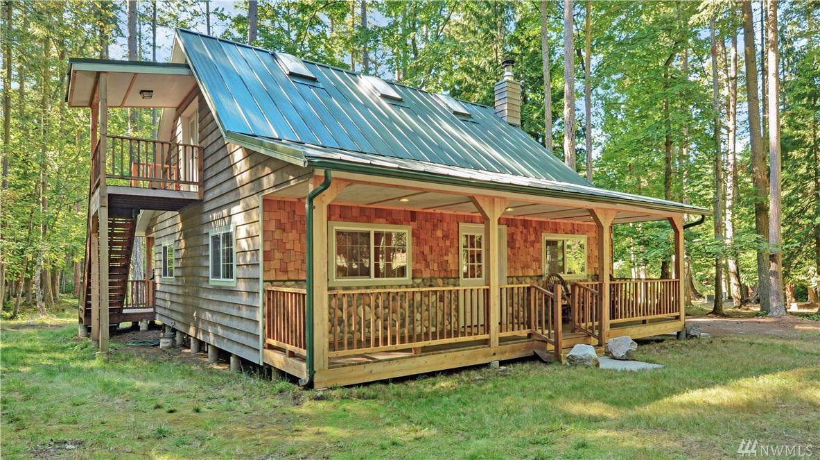 136 Center Island Wy - Photo 1