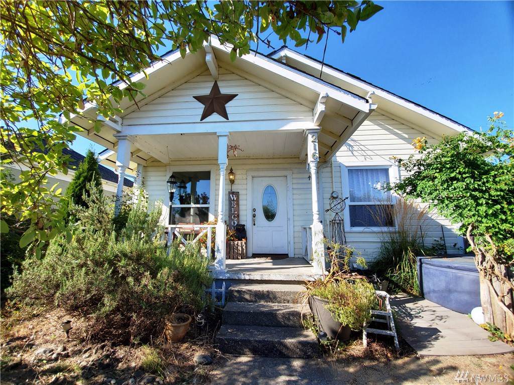 216 Anderson St - Photo 1
