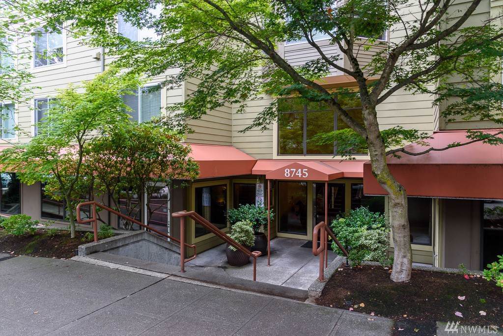 8745 Greenwood Ave - Photo 1