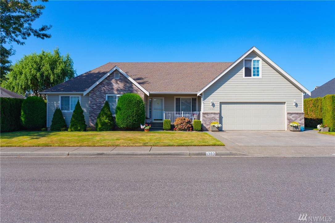 1303 Woodfield Dr - Photo 1