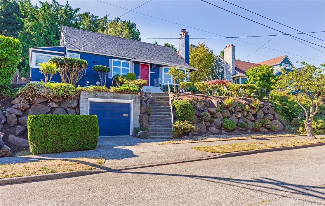 3213 36th Ave - Photo 1