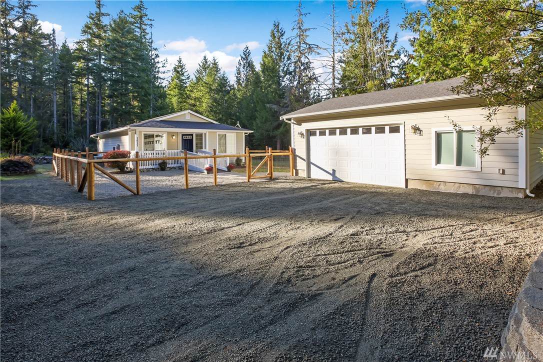 1611 Tahuya Blacksmith Rd - Photo 1