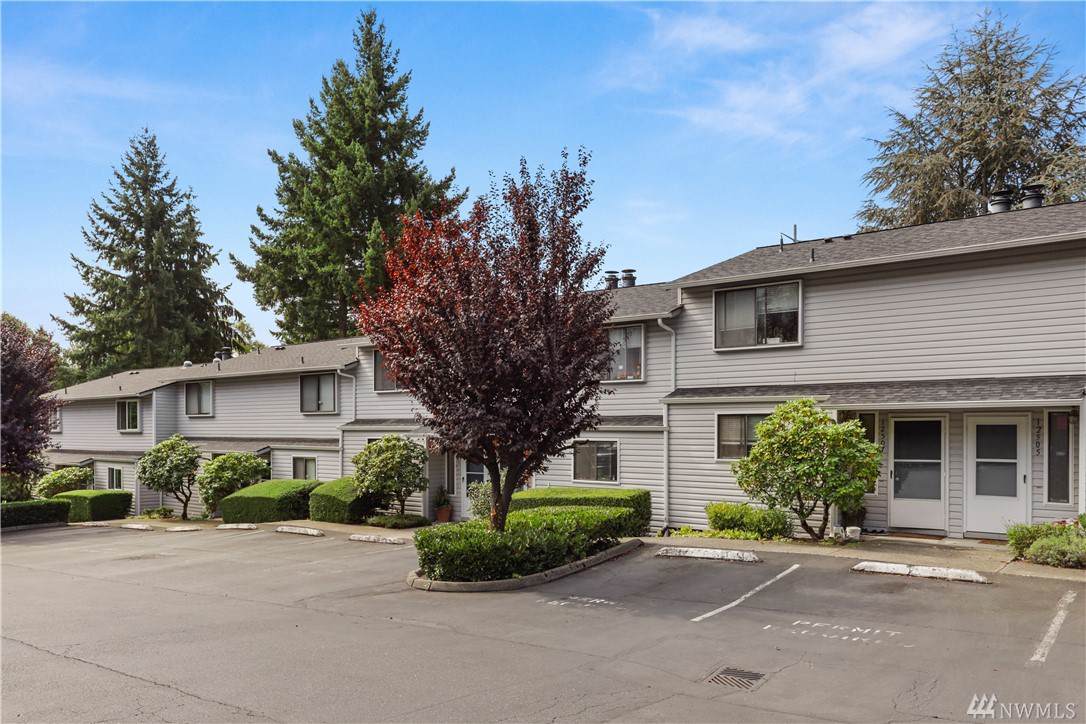 12505 30th St - Photo 1
