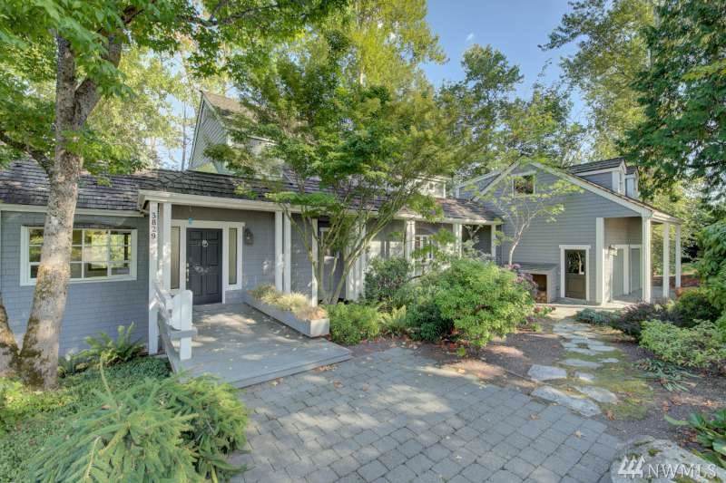 3829 95th Ave - Photo 1