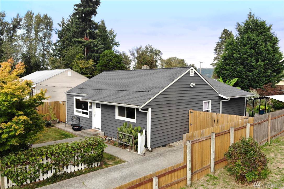 819 Spinning Ave - Photo 1
